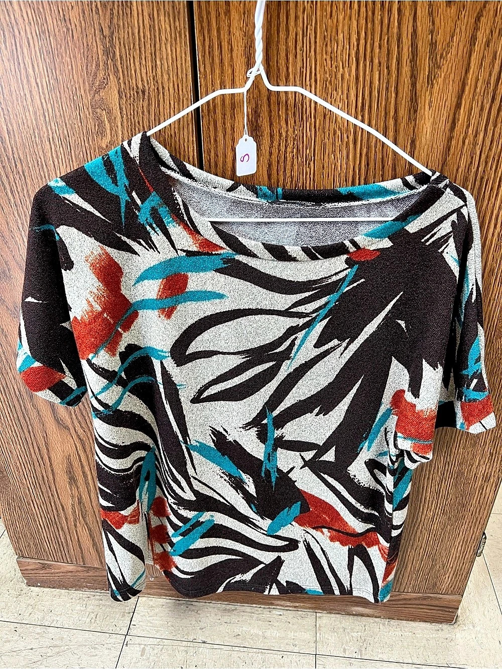 Abstract Short Sleeve Top in Black & White Size Small